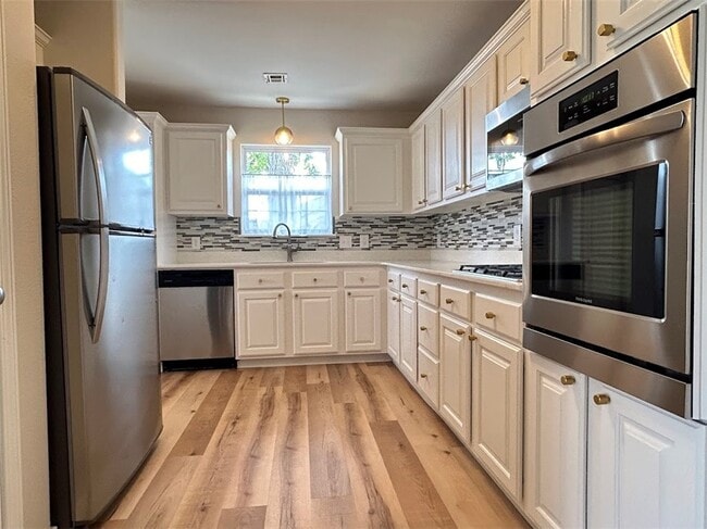 Building Photo - 12 Valley View Cir