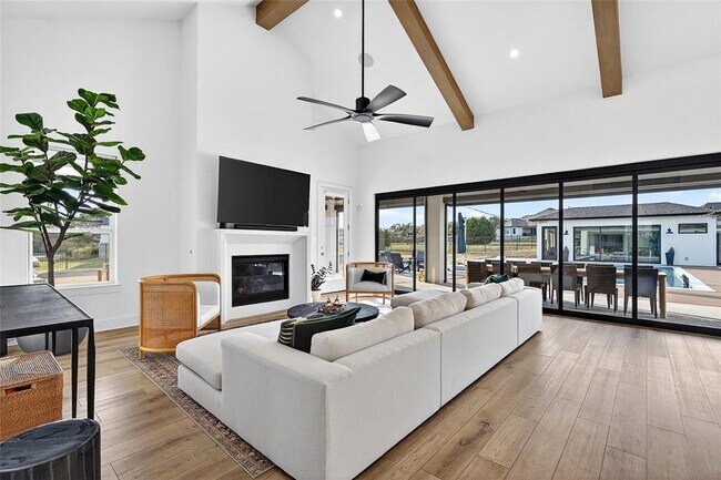 Building Photo - 404 Prairie Clover Dr