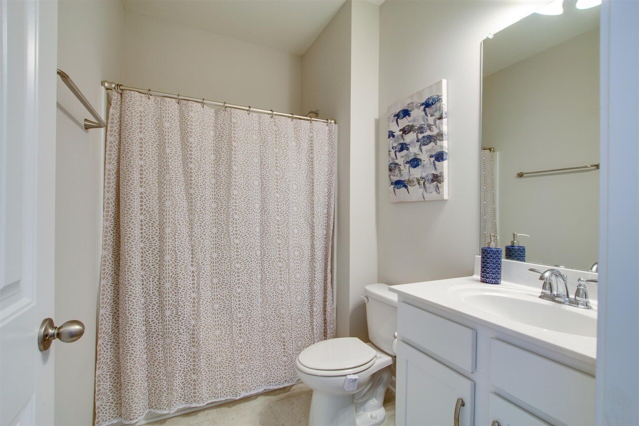 2nd Bathroom - 1989 Stonewater Dr