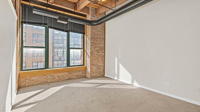 Building Photo - 701 W Jackson Blvd