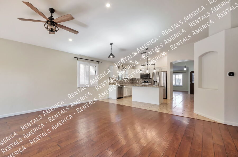 Building Photo - 219 W Calle Patio Lindo