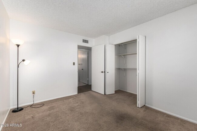 Building Photo - 3541 E Dahlia Dr