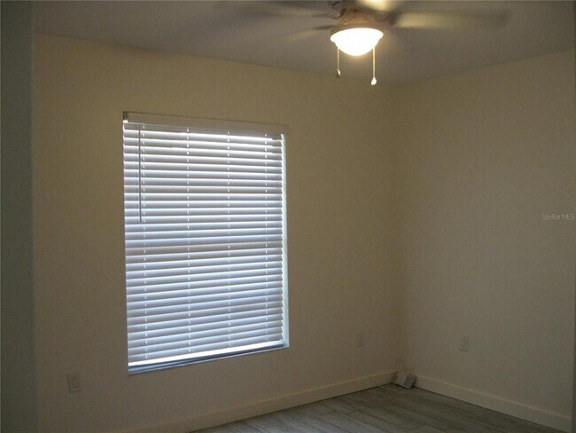 Building Photo - 1976 Debbie St