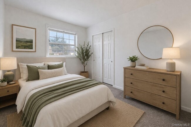 Building Photo - 1550 Montauk Hwy