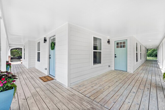 Building Photo - 316 W 14th St