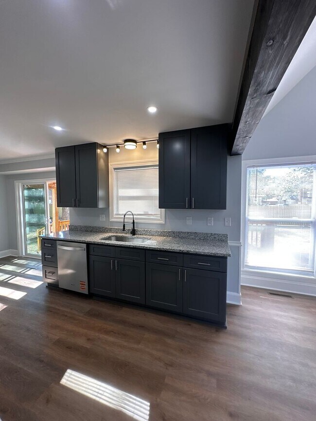 Building Photo - RENTAL HOME 4BD/3BTH