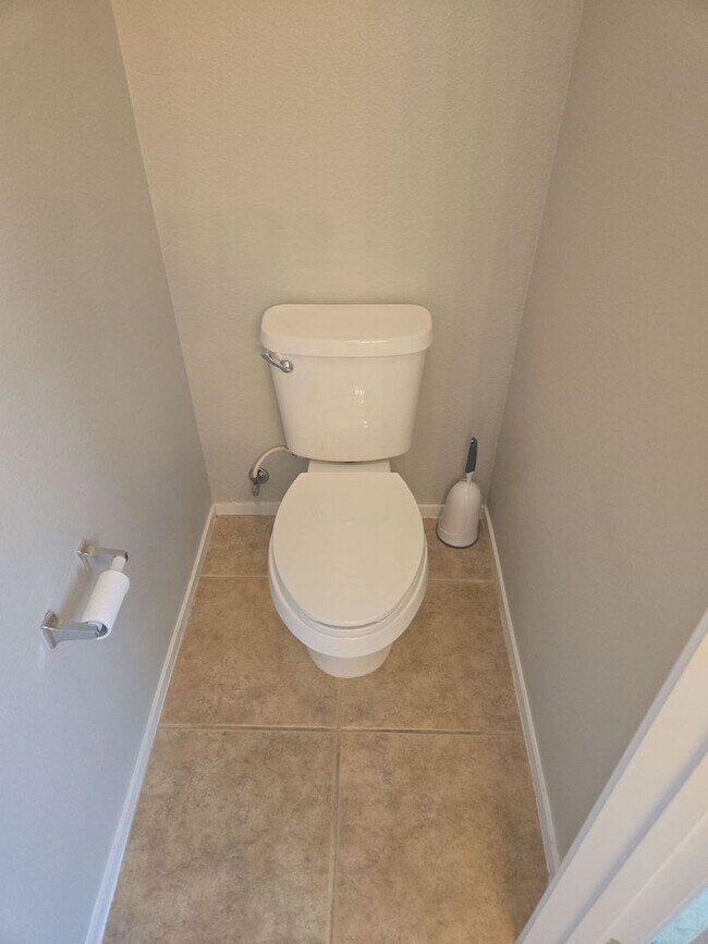 Building Photo - 3-bedroom, 2-bath home located in a cul-de-sac in desirable Anthem Highlands.