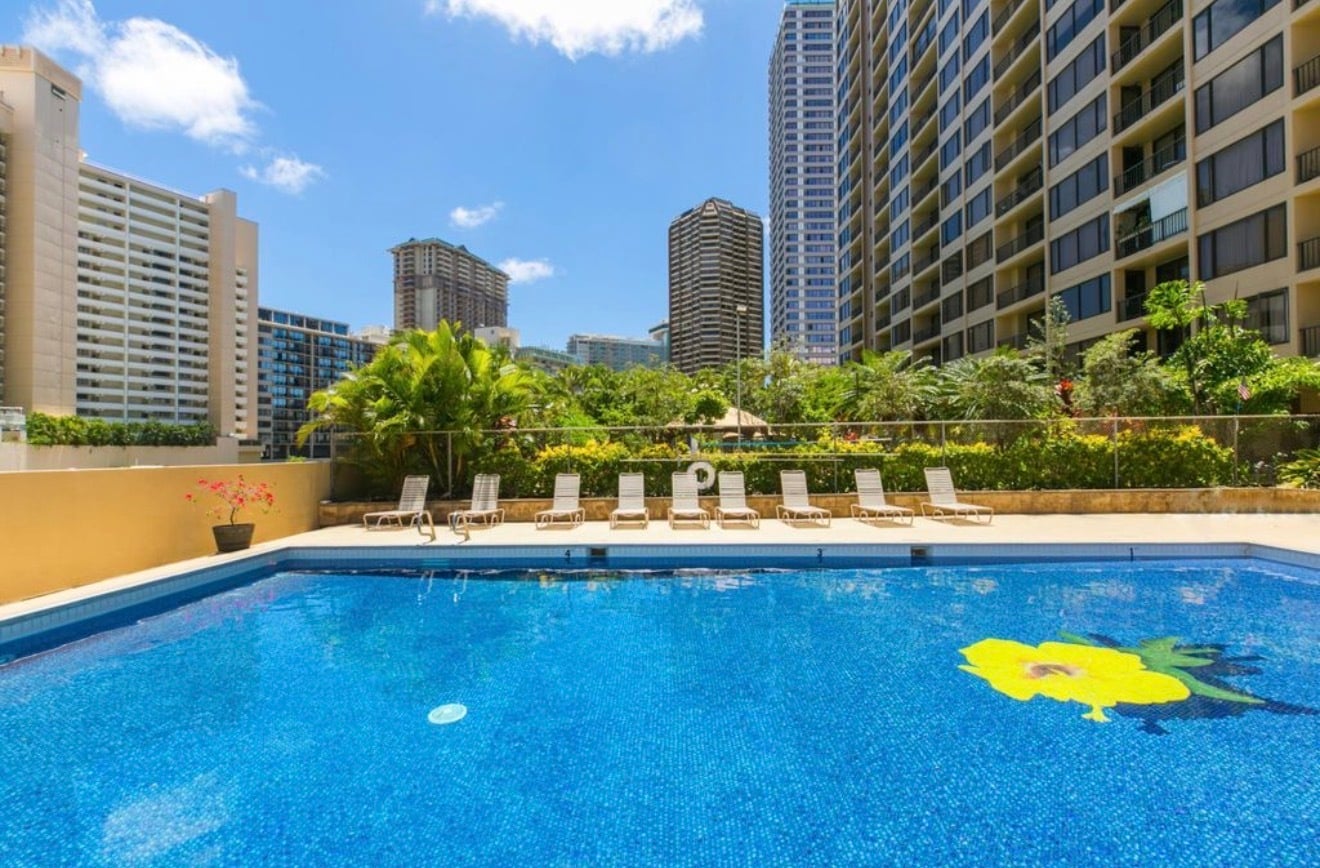 Building Photo - 411 Hobron Ln