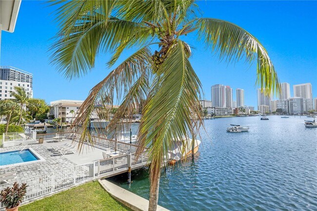 Building Photo - 462 Golden Isles Dr