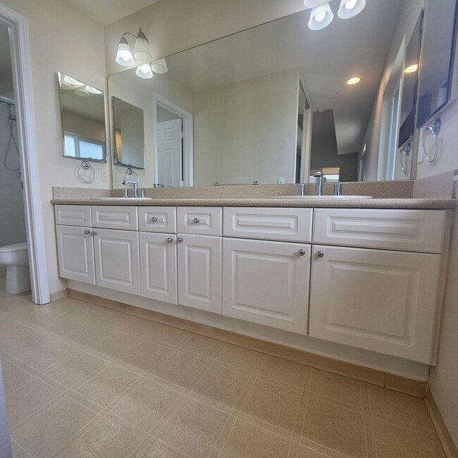 Building Photo - 3-2 bedroom home in the legend Maui Lani