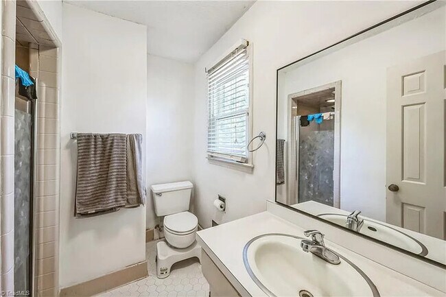 Building Photo - Build Equity While Leasing - Lease to Own