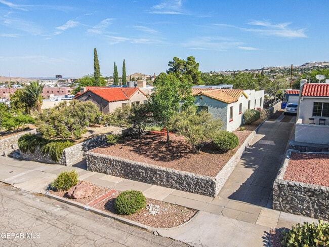 Building Photo - 801 McKelligon Dr