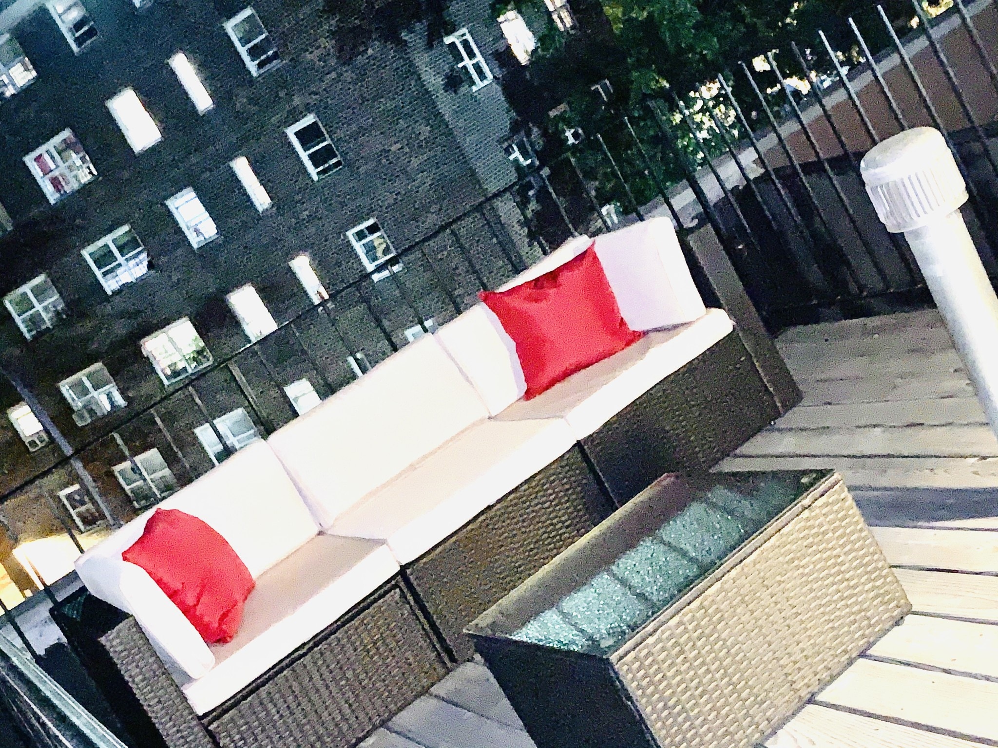 Building Photo - 1893 Pacific St