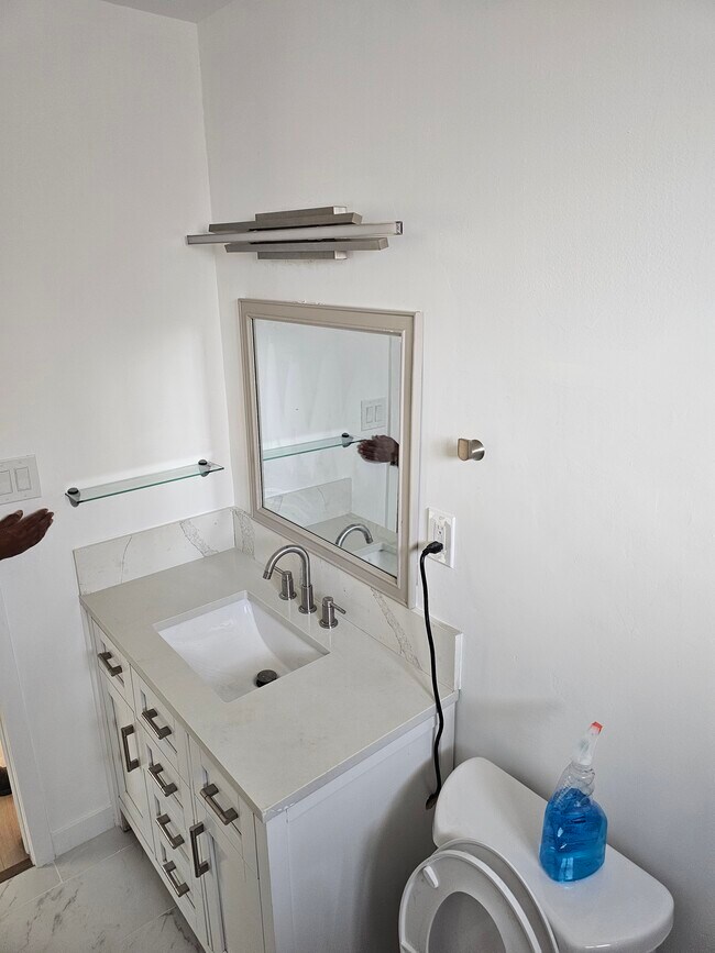 Building Photo - 16931 S Berendo Ave