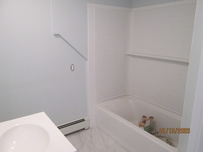 Building Photo - 52 Vernon St