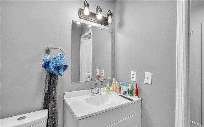 Building Photo - 92 Ginger Dr