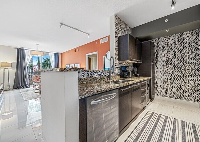 Building Photo - 550 Okeechobee Blvd