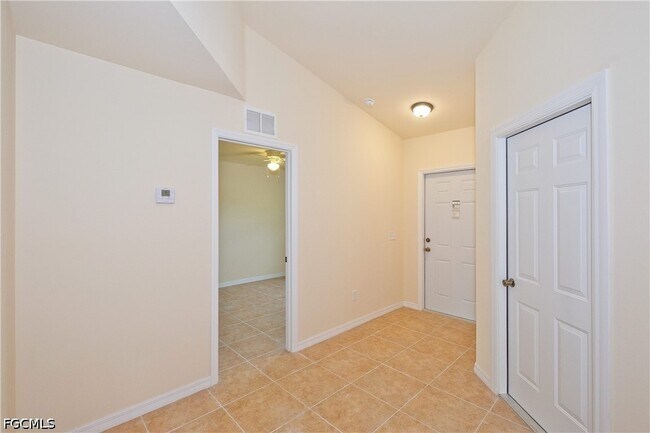 Building Photo - 615 SE 6th Terrace