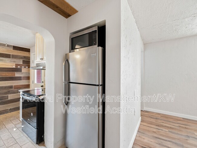 Building Photo - 4092 Orchard Dr