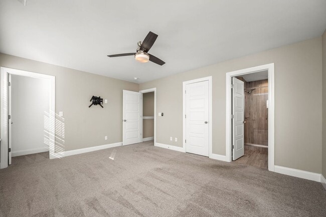 Building Photo - 555 Gresham Ln