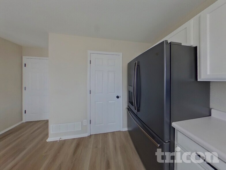 Building Photo - 5119 Chaise Dr