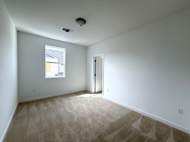 Building Photo - Brand New Construction in River Terrace Development!