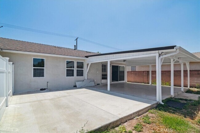 Building Photo - 17107 San Jose St