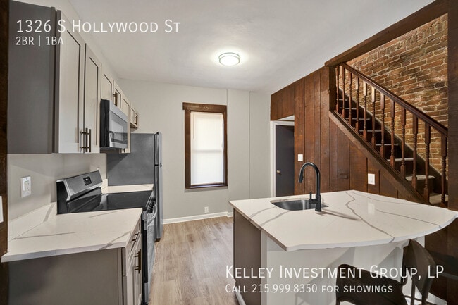 Building Photo - 1326 S Hollywood St