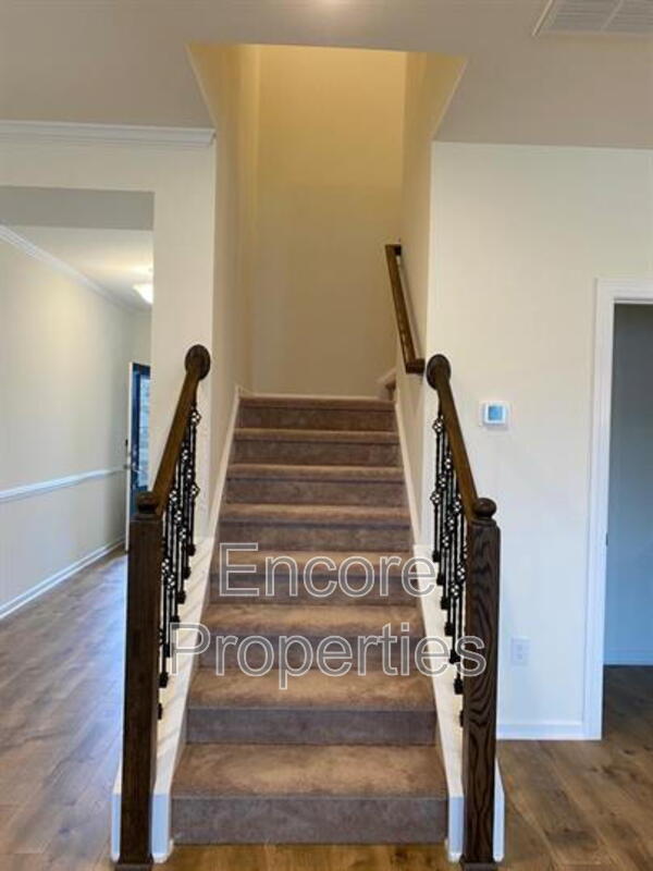 Building Photo - 304 Kephart Way
