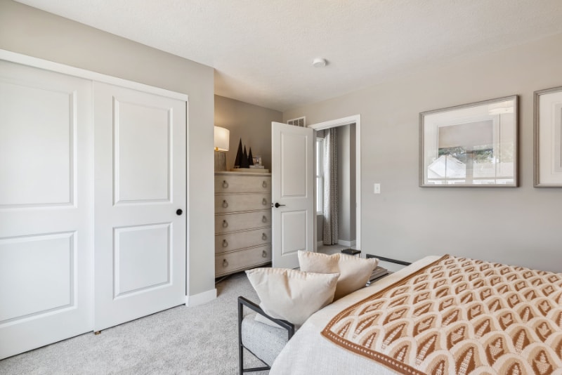 Building Photo - 6385 Hamilton Woods Blvd S