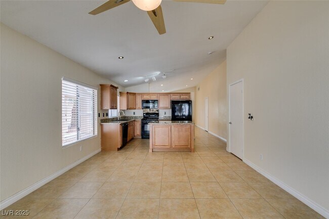 Building Photo - 744 Gritty Garnet Ave