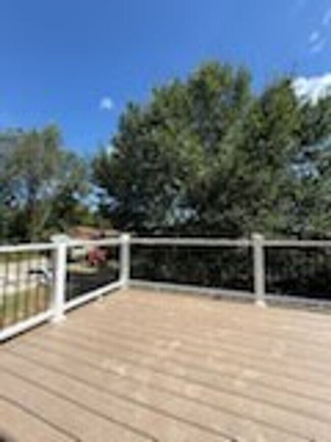 Building Photo - AMAZING 2 Bedroom / Office Townhome for Rent!
