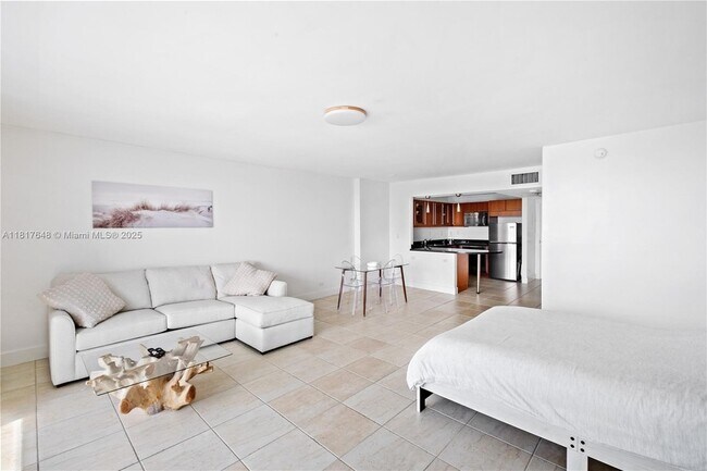 Building Photo - 2301 Collins Ave