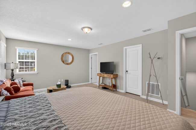 Building Photo - 460 Archstone Wy