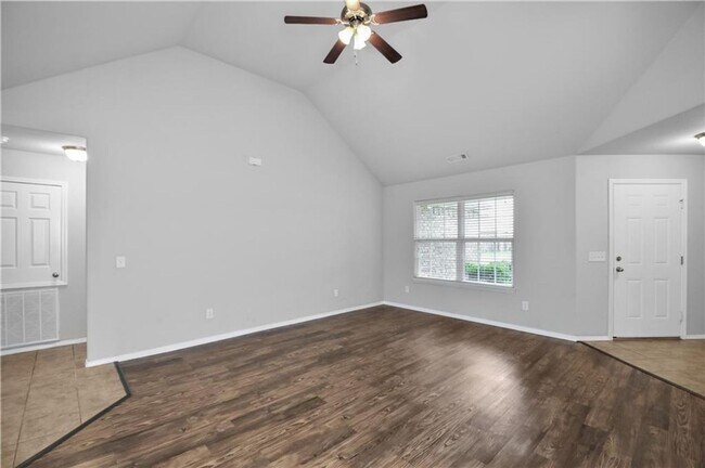 Building Photo - Great home near Bentonville West