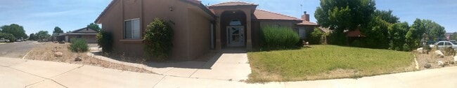 Building Photo - 1036 E McKinley Wy