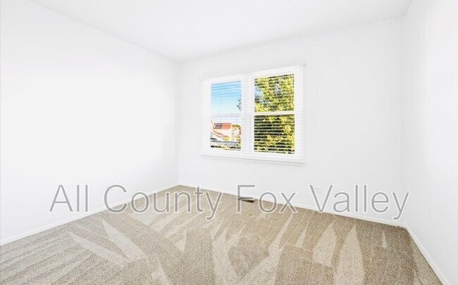 Building Photo - 142 Warwick Dr