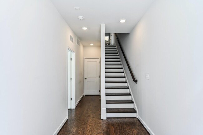 Building Photo - 4388 Fair Lakes Ct