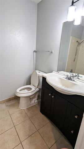 Building Photo - 913 Vedral Pl