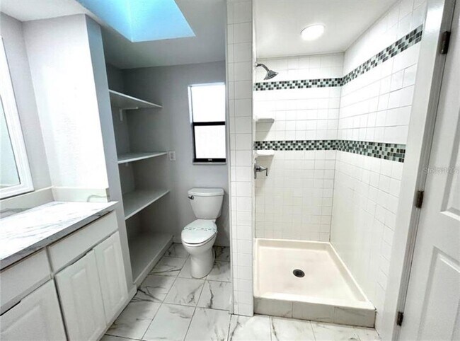 Building Photo - 487 Overstreet Ave