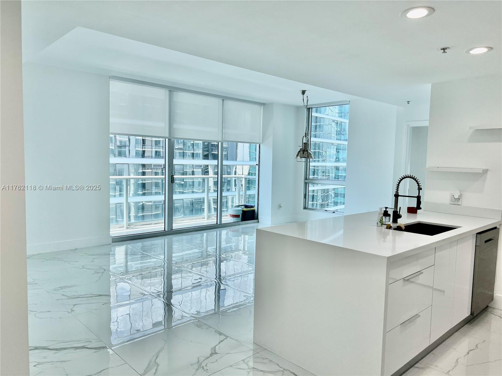 Building Photo - 300 S Biscayne Blvd