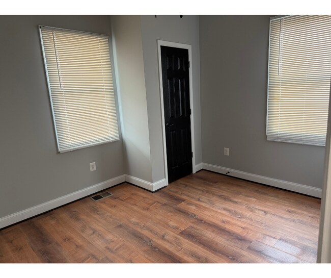 Building Photo - 4613 Asbury Ave