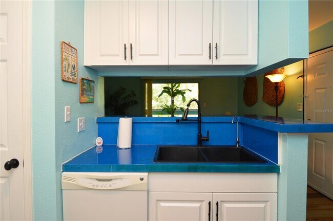 Building Photo - 1400 Gandy Blvd N