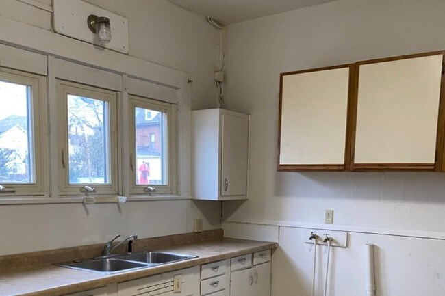 Building Photo - 415 N 11th St