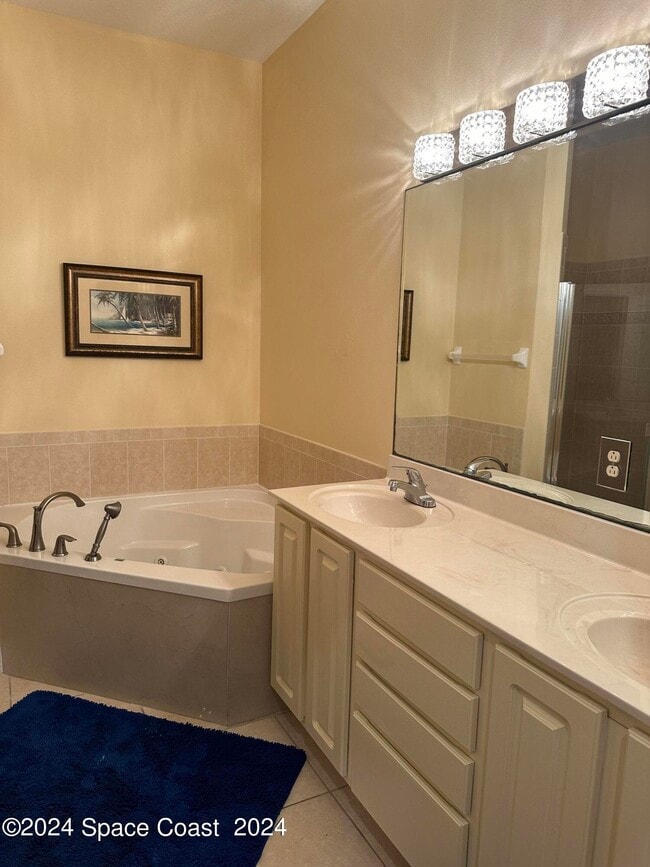 Building Photo - 8667 Villanova Dr