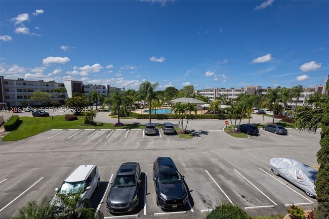 Building Photo - 3049 Wolverton C