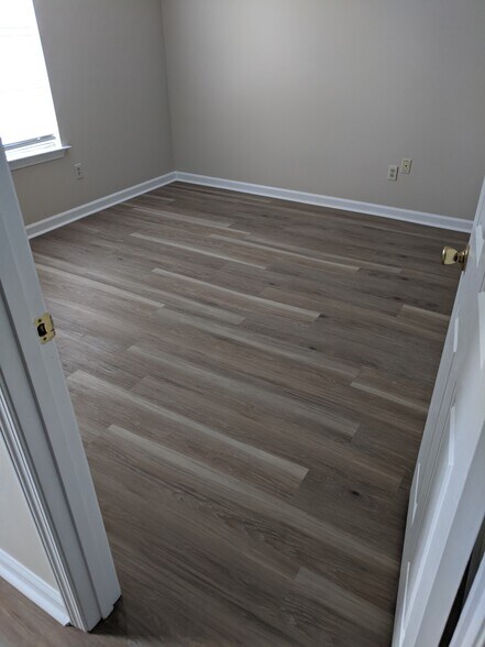 Building Photo - 7746 Shadowland Dr