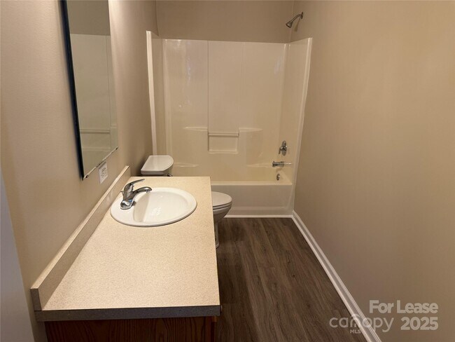 Building Photo - 918 Faye St