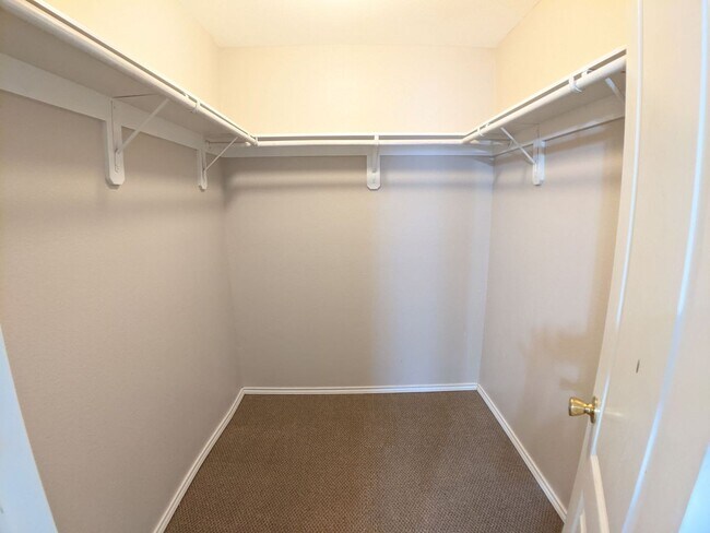 Building Photo - 3613 N Arroyo Park Ln