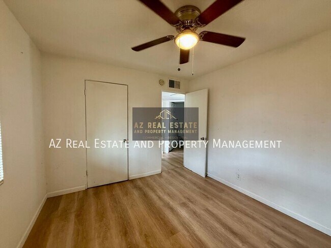 Building Photo - 1218 W Cinnabar Ave